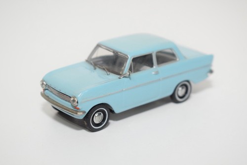 C17 minichamps opel - 1:43,