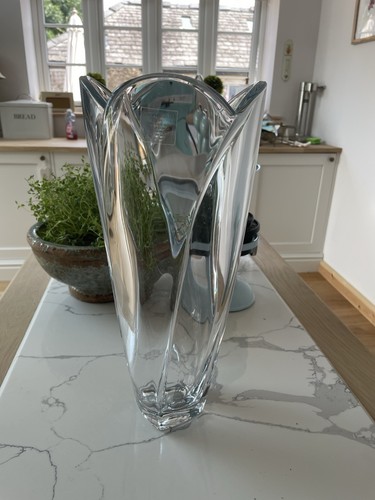 Laura ashley glass tulip vase - laura,