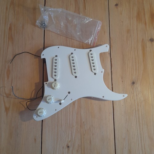 Squier strat style loaded - strat,