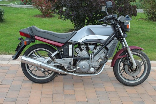 Yamaha xz550 water pump gears - yamaha,