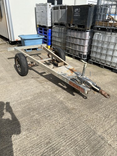 Single axle trailer chassis - axle,
