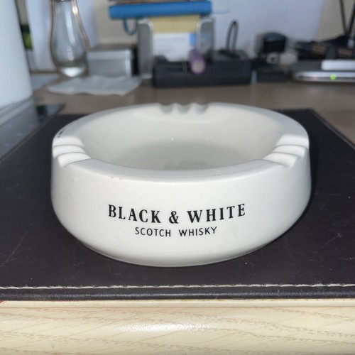 Wade black and white - black,