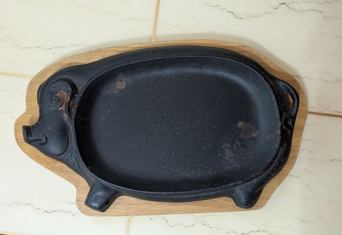 Vintage cast iron pig - vintage,