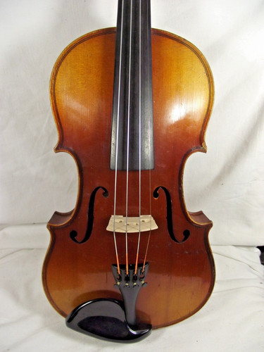 Old fullsize violin - e2.,