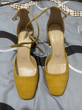 Ladies Shoes Size 35