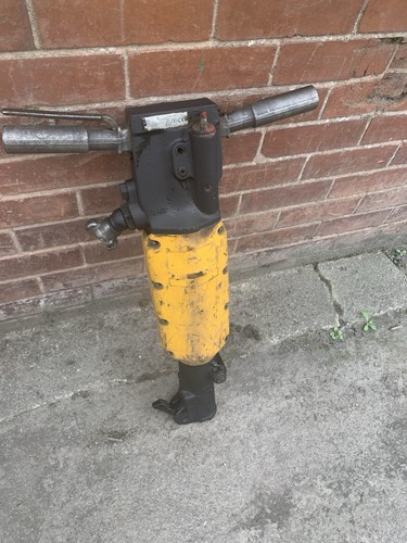 Concrete breaker atlas - atlas, copco
