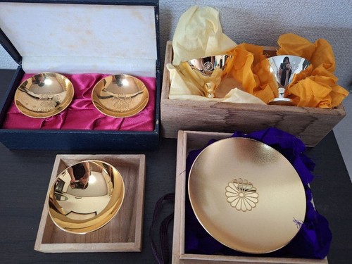 Japanese gold cup that - cup,