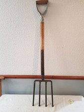 Vintage Potato Fork Lugworm digger 4 Flat tines, wooden D Handle #109