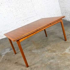 Dux Scandinavian Modern Teak