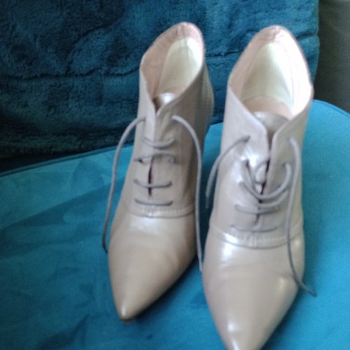 Pied terre boots caught - terre,