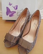 BNIB Elegant Lunar taupe brocade peep toe high heels size UK 7/EU40 - RRP £40