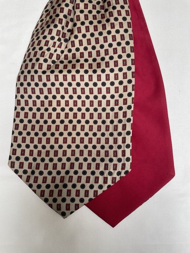 Vintage geometric cravat