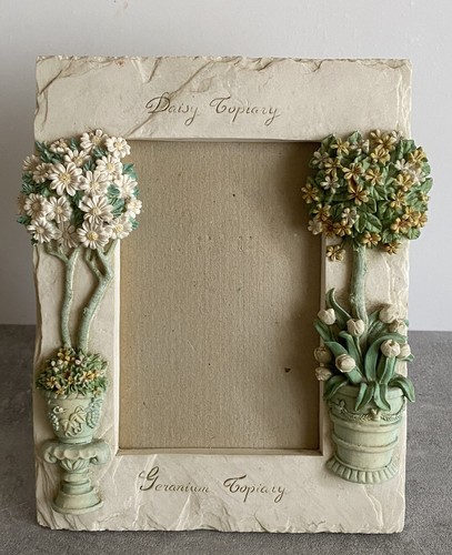 Vintage floral topiary - 3d,