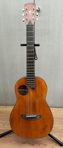 Yairi mini guitar - guitar, nocturne