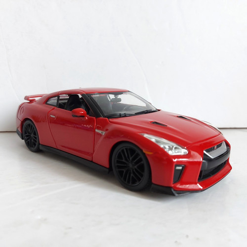 Bburago scale 2017 nissan - scale,