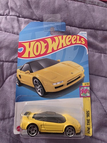 Hot wheels acura - 90, yellow