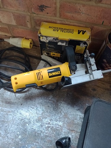 Dewalt biscuit jointer - dewalt,