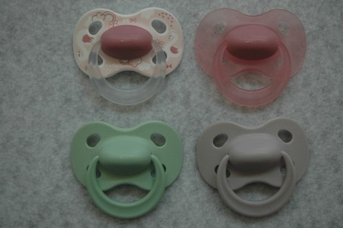 Magnetic pacifier for reborn - magnetic,