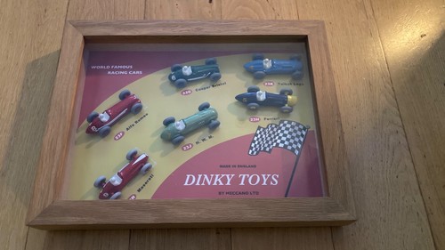 Dinky toys diecast world - dinky,