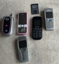 Bundle of old used mobile