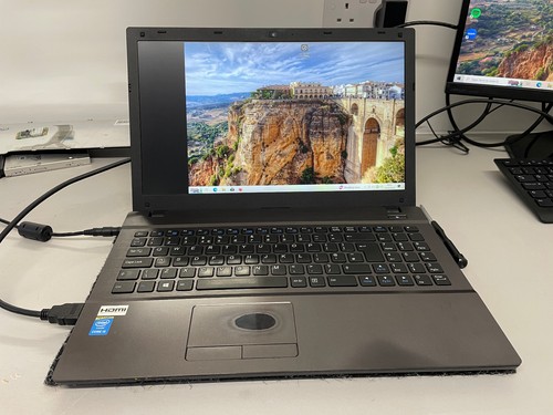 Clevo pcspecialist w550su - pcspecialist,