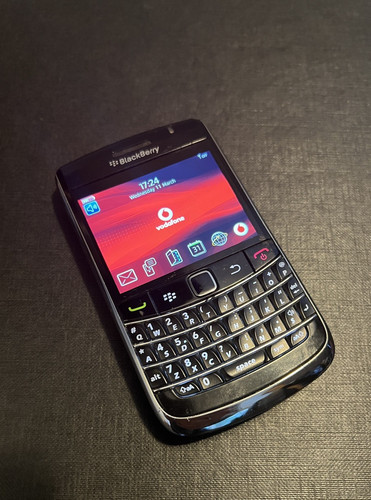Vintage blackberry bold 9700 - vintage,