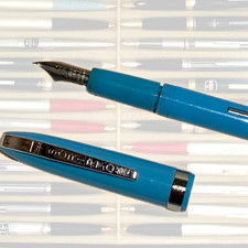 SCRIPTO LEVER FILL TURQUOISE FOUNTAIN PEN - IRIDINOID TIPPED MEDIUM NIB - 1950s