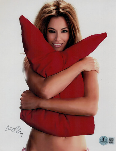 Actress kelly bensimon hand - kelly,