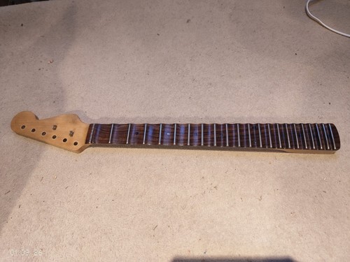 Electric guitar scalloped - electric,