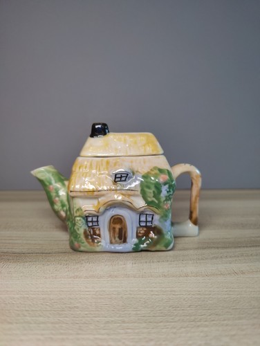Vintage miniature cottage - miniature,