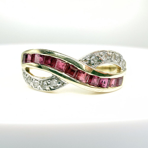 9ct gold ruby diamond - 9ct,