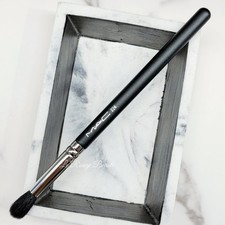 Mac 224 Tapered Eyeshadow