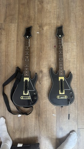 Pair guitar hero guitars - 2x,