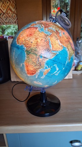 Illuminated globe excellent - illuminated,