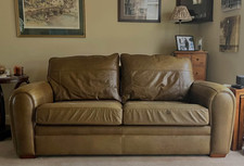 Duresta "Spitfire" leather sofa, olive green, great condition hardly used.