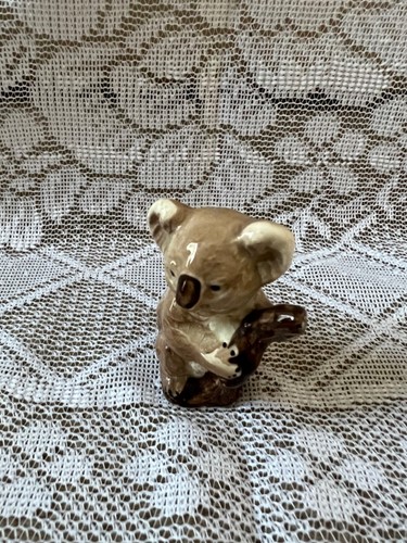 Beswick 1039 koala branch - 1039, a