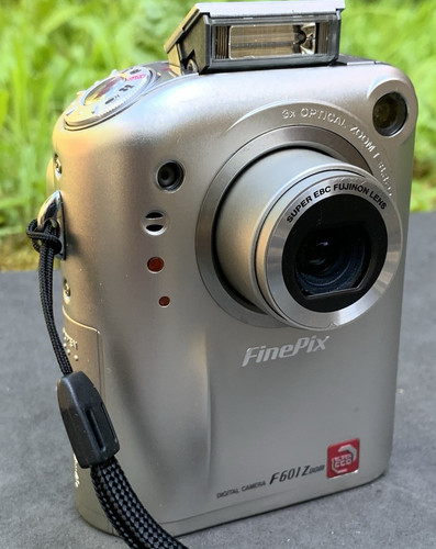 Fuji finepix f601 zoom digital - finepix,