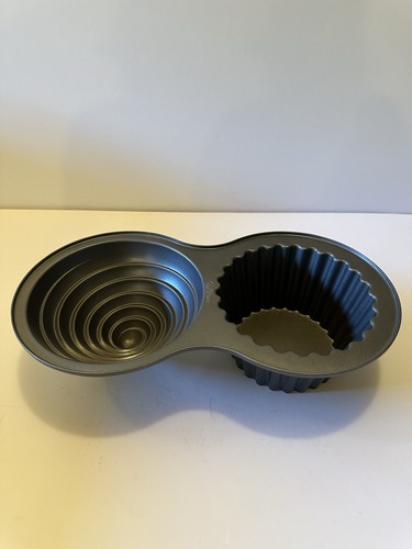 Wilton giant cupcake - giant, non-stick