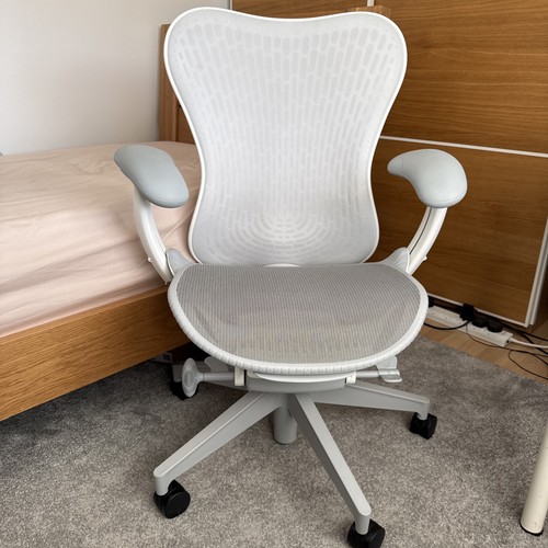 Herman miller mirra chair - herman,