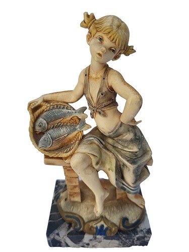 Simonelli girl with fish - girl,