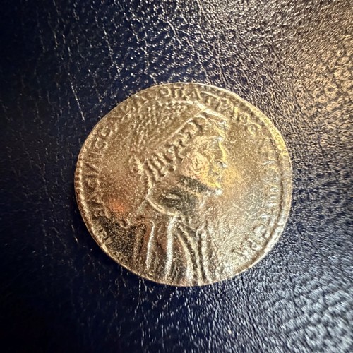 Film theatre prop - /,