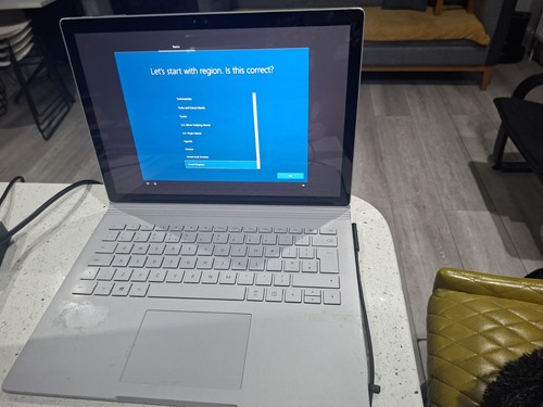 Microsoft surfacebooks - x,