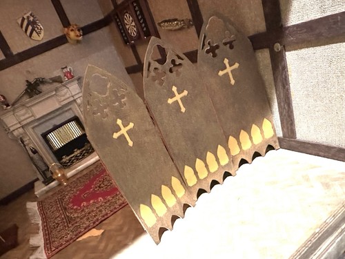 Dolls house tudor screen - dolls,