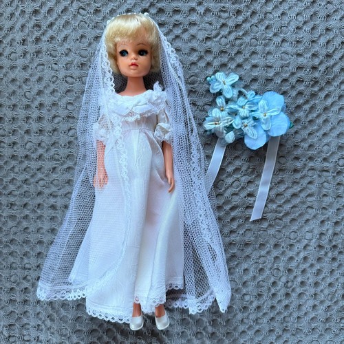 Sindy 1982 sad face doll - sad,