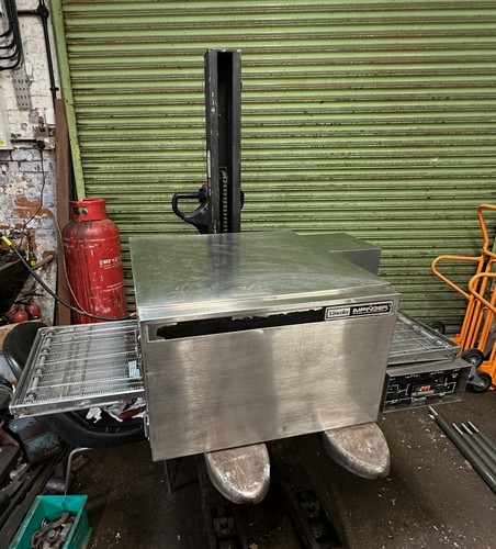 Lincoln conveyor pizza - lincoln,