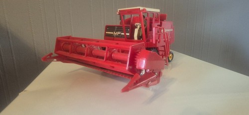 Britains 9570 combine - britains, •