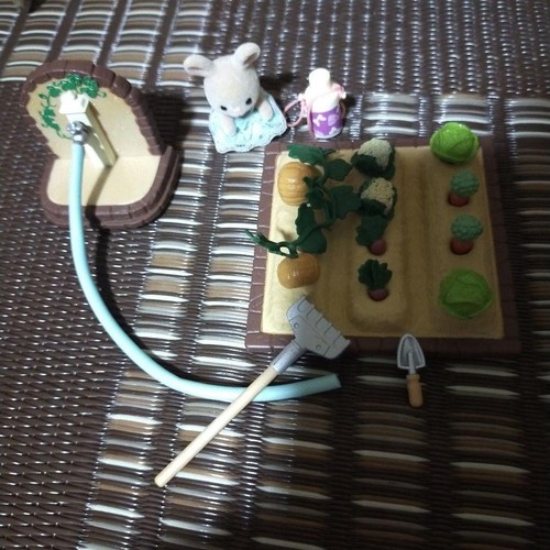 Sylvanian families farm set - families,