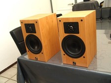 2 x Elac SLR 70 Speakers /