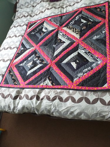 Handmade small quilt - , bed