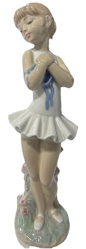 Nao lladro porcelain - by,